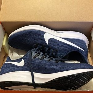 Nike Air Zoom Pegasus 36 TB, size 9.5, white and blue